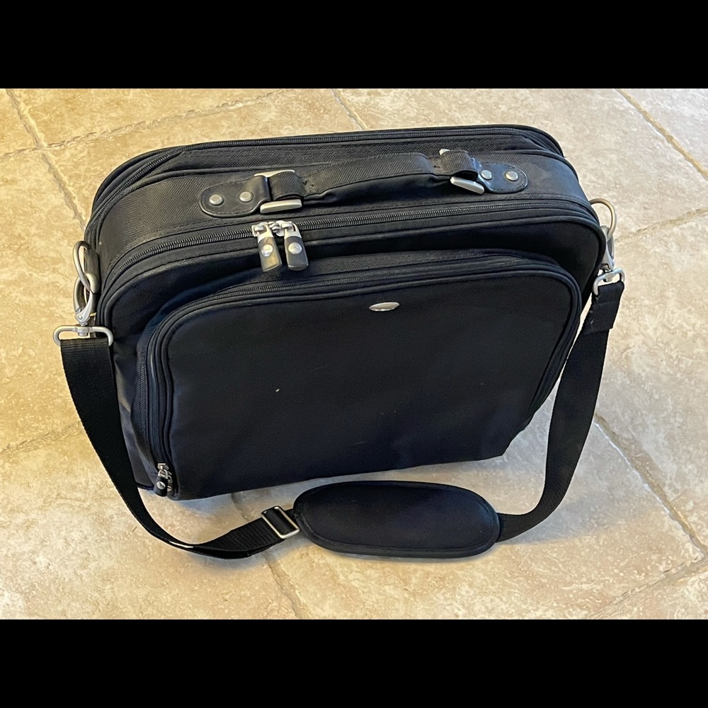Computer briefcase by Dell - Picture 4 of 9